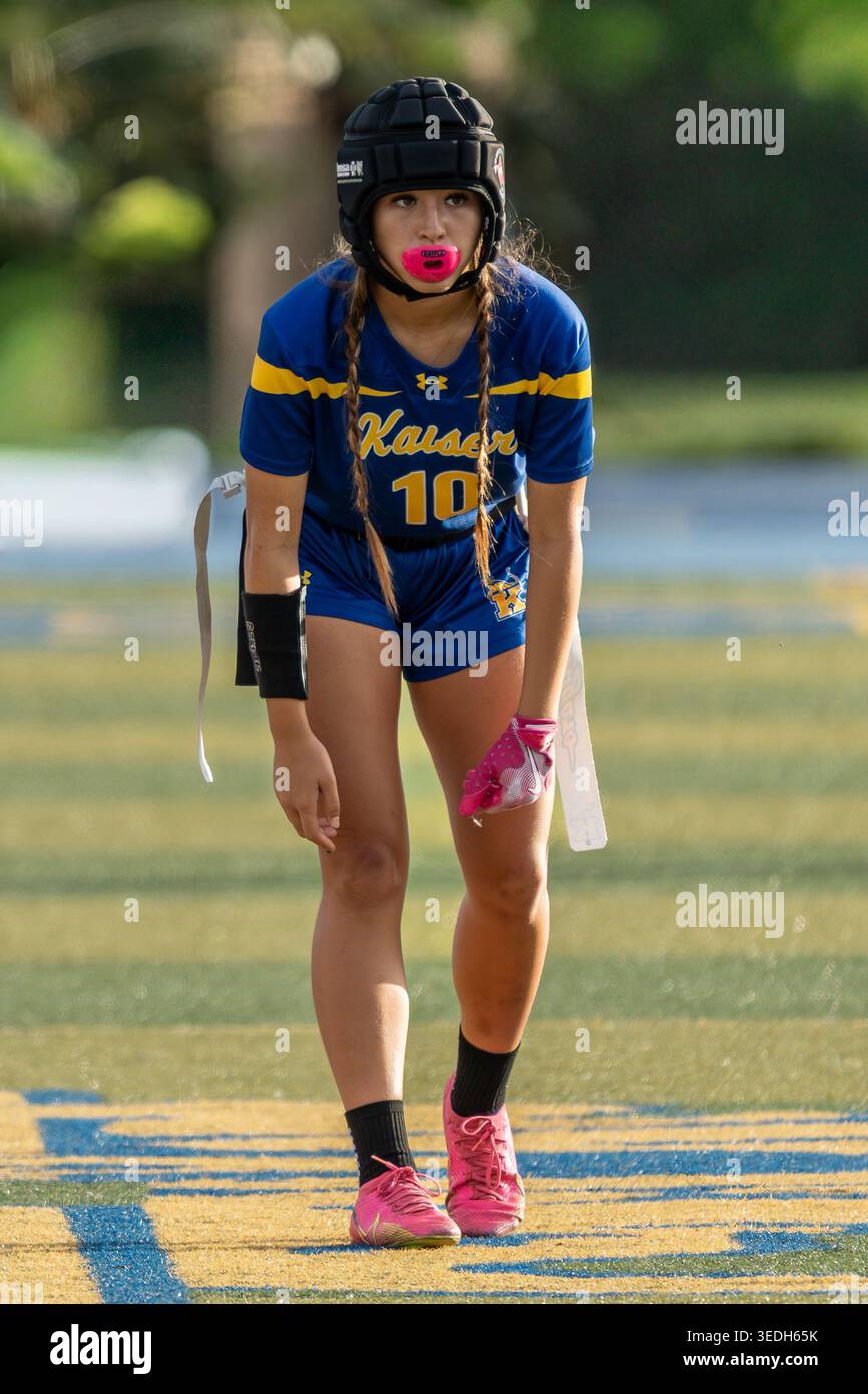 Flag Football Kaiser High School Cougars vs McKinley High School Tigers - Flag Football Game Banque D'Images