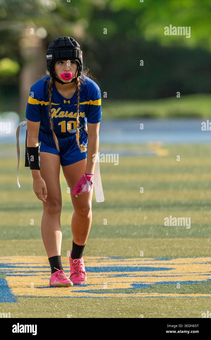 Flag Football Kaiser High School Cougars vs McKinley High School Tigers - Flag Football Game Banque D'Images