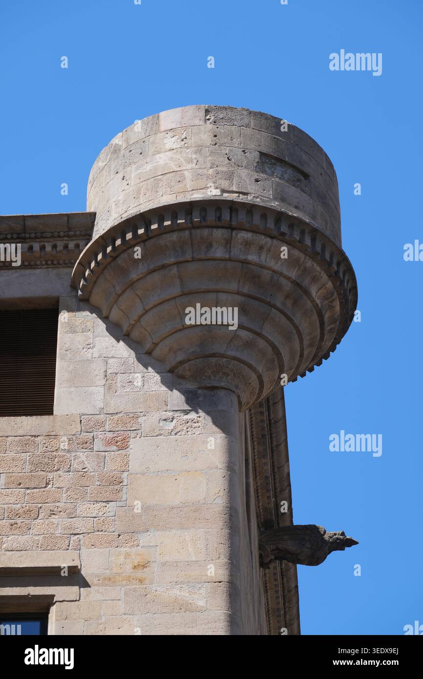 Détail du Palau del Lloctinent (Palais du Lieutenant) situé dans le quartier gothique de Barcelone, Espagne Banque D'Images