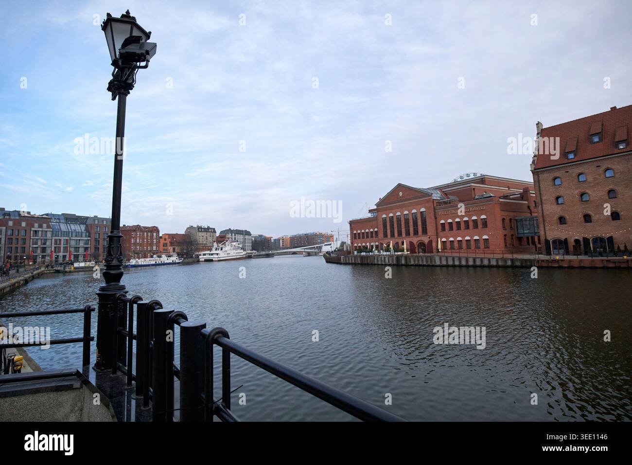 rivière motlawa dans la zone du vieux port gdansk pologne Banque D'Images