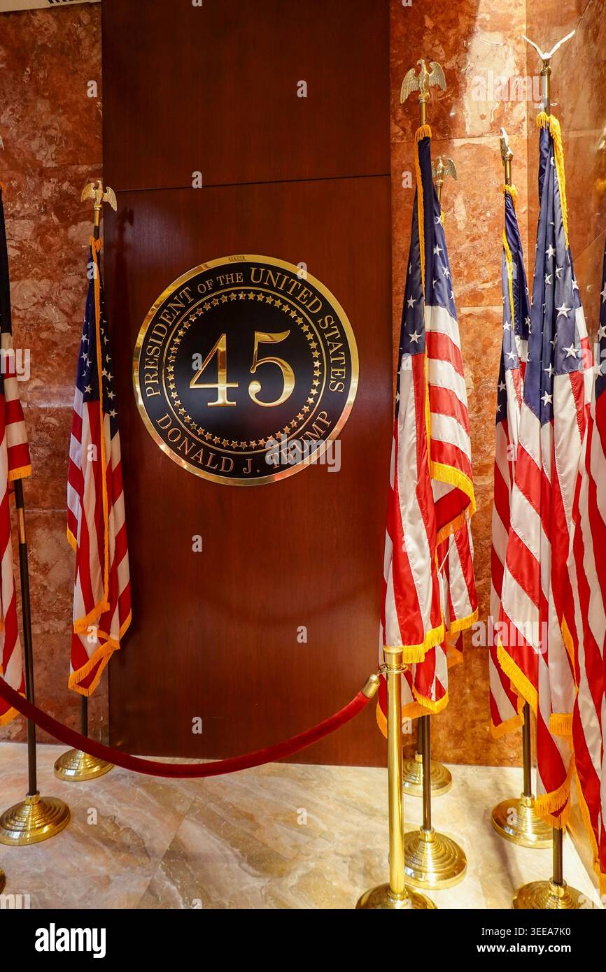 L'intérieur de la Trump Tower comprend des restaurants et des magasins, New York City, États-Unis, 2026 Banque D'Images