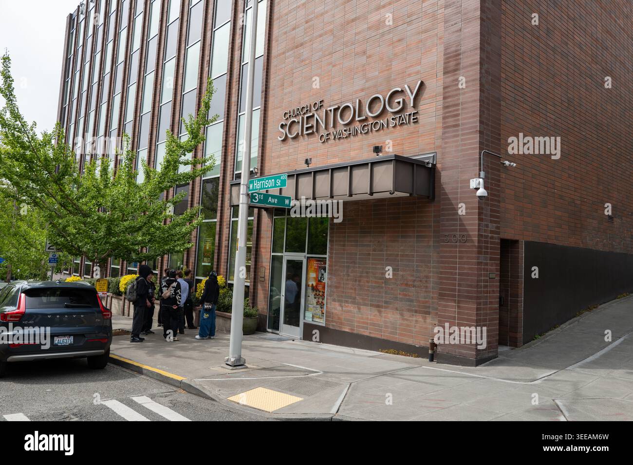 Seattle rejoint la tendance speedrun de Scientology où les habitants franchissent les portes pour tenter de voyager le plus loin possible dans les bâtiments. Un post Reddit a annoncé le speedrun et moins de dix personnes y ont assisté. Il y a eu au moins une arrestation quand la police de Seattle est arrivée. Crédit : Alex Garland/Alamy Live News Banque D'Images