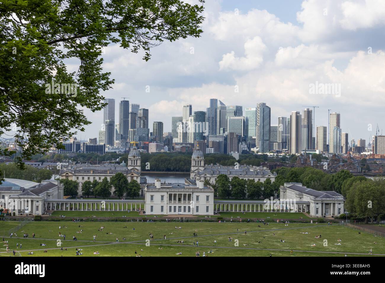 Vue sur les gratte-ciel de London Canary Wharf depuis Greenwich Park. Londres, Royaume-Uni, 19 mai 2024 Banque D'Images