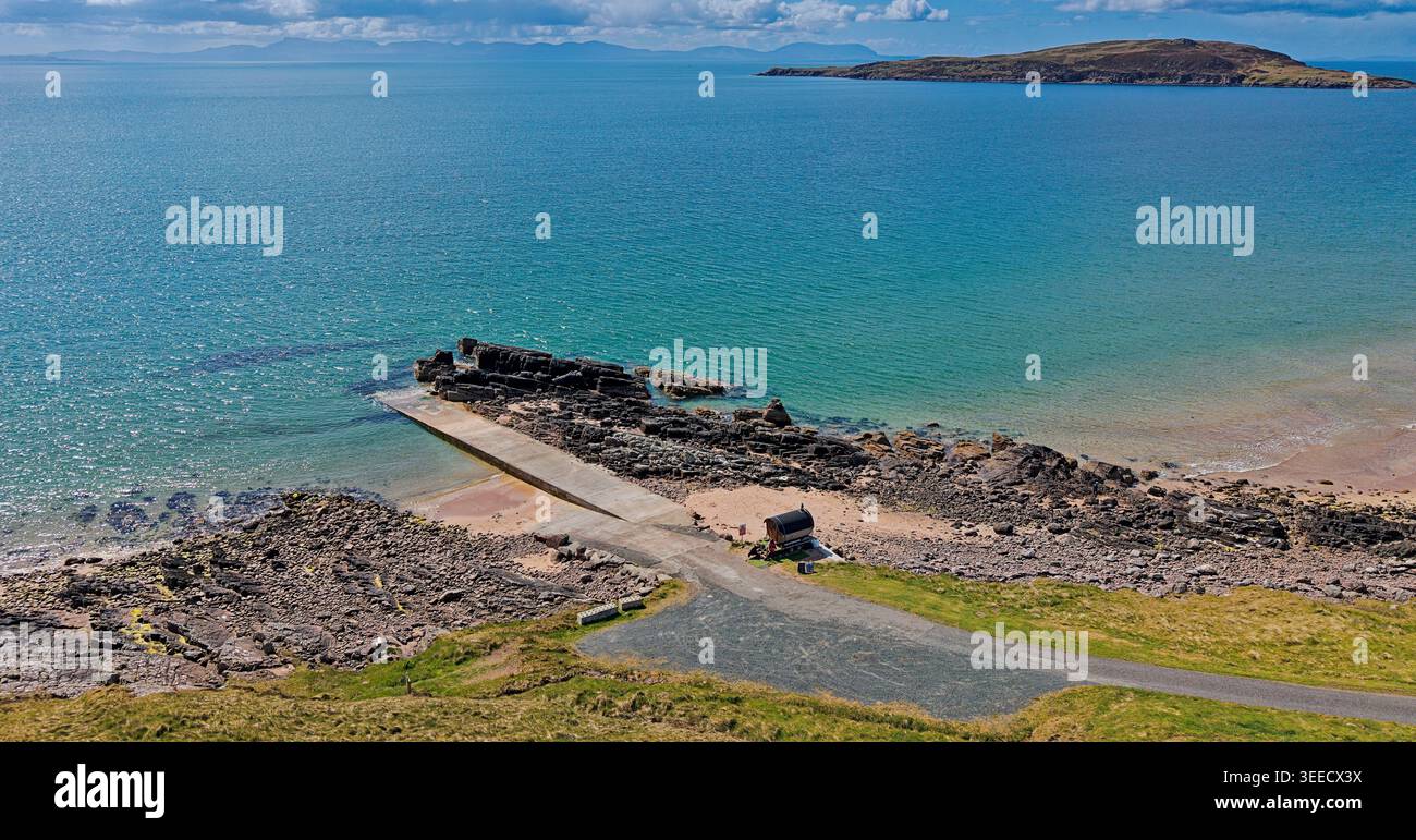 Big Sand Beach Gairloch Scotland Sands Caravan & Camping Area Longa Island et un sauna sur la plage Banque D'Images