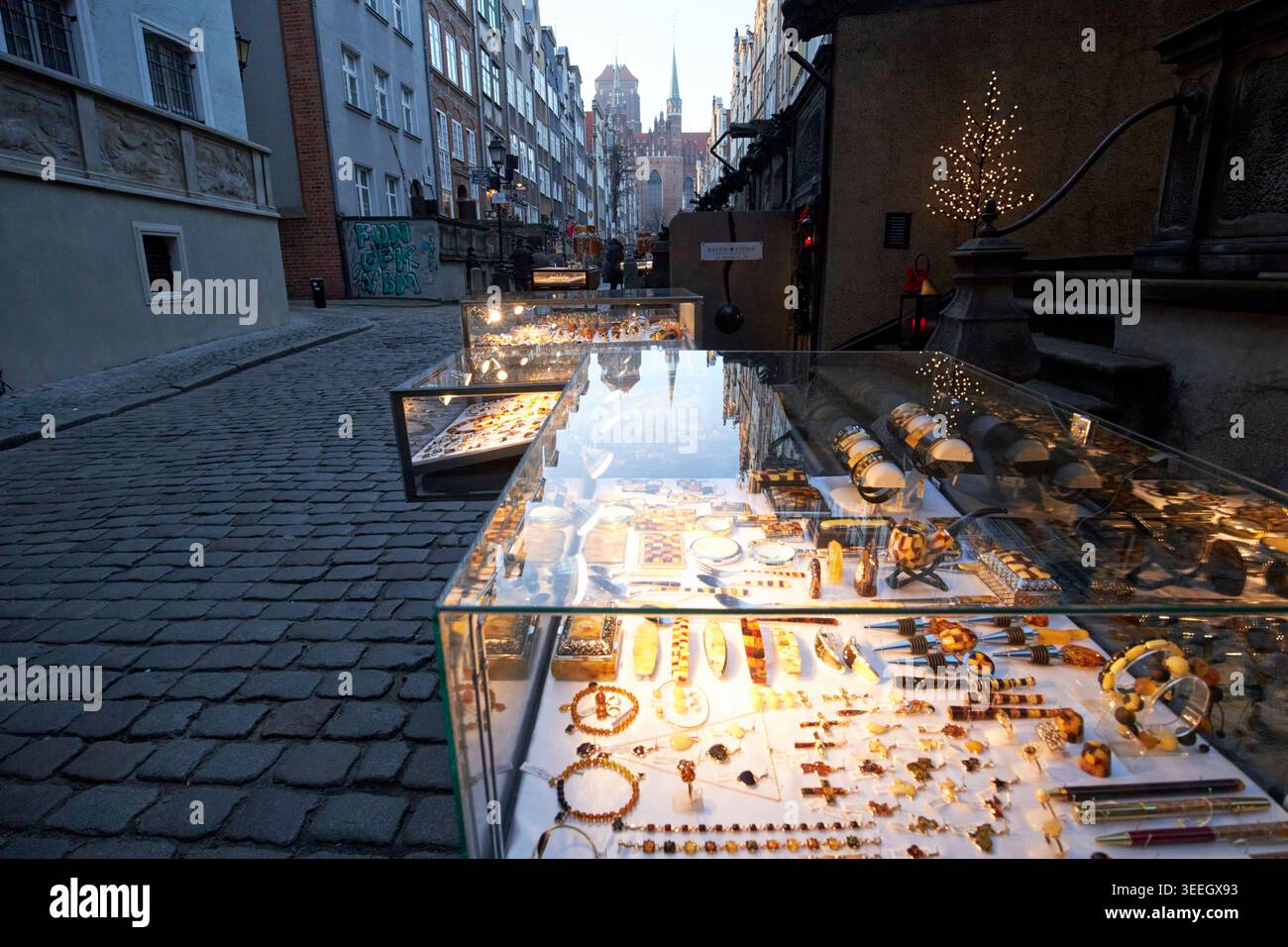 ambre à vendre sur l'affichage en face des magasins mariacka rue gdansk pologne Banque D'Images