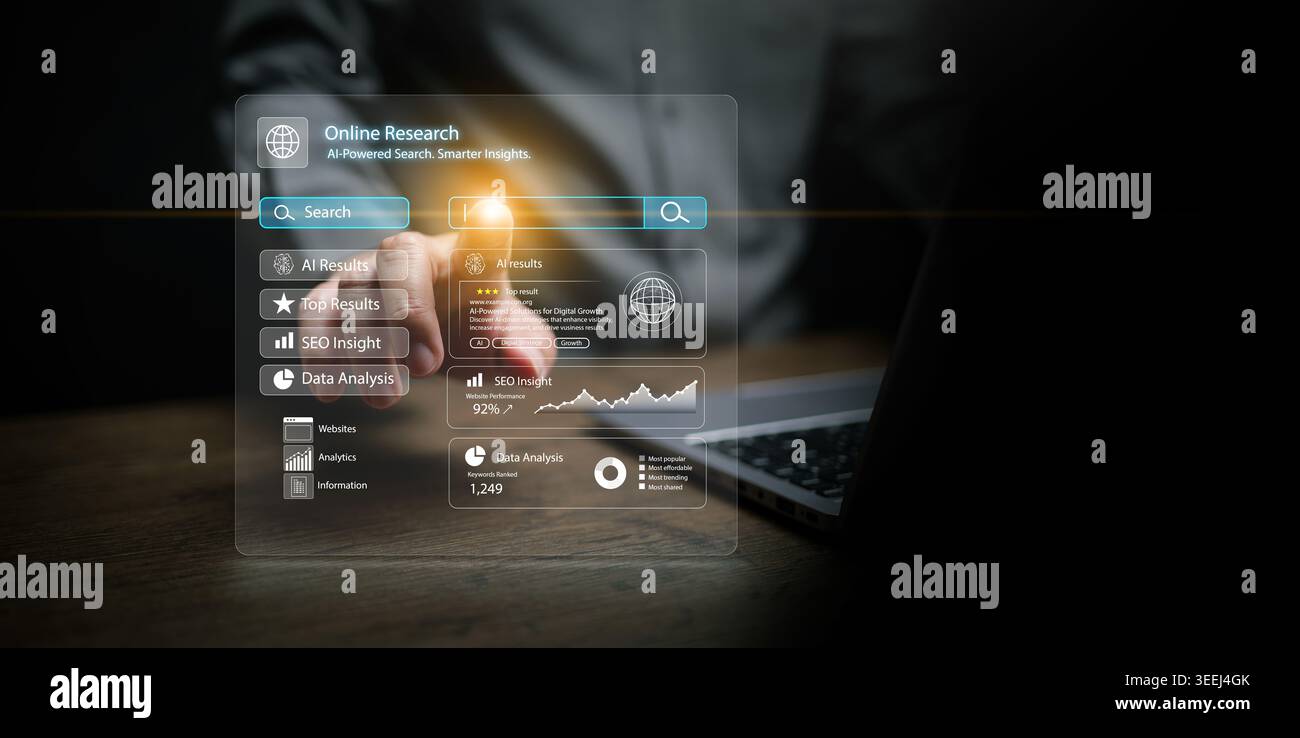Homme d'affaires avec ordinateur portable utilisant l'interface de recherche en ligne alimentée par IA avec barre de recherche, aperçu SEO, analyse de données et meilleurs résultats. Marketing numérique, sm Banque D'Images