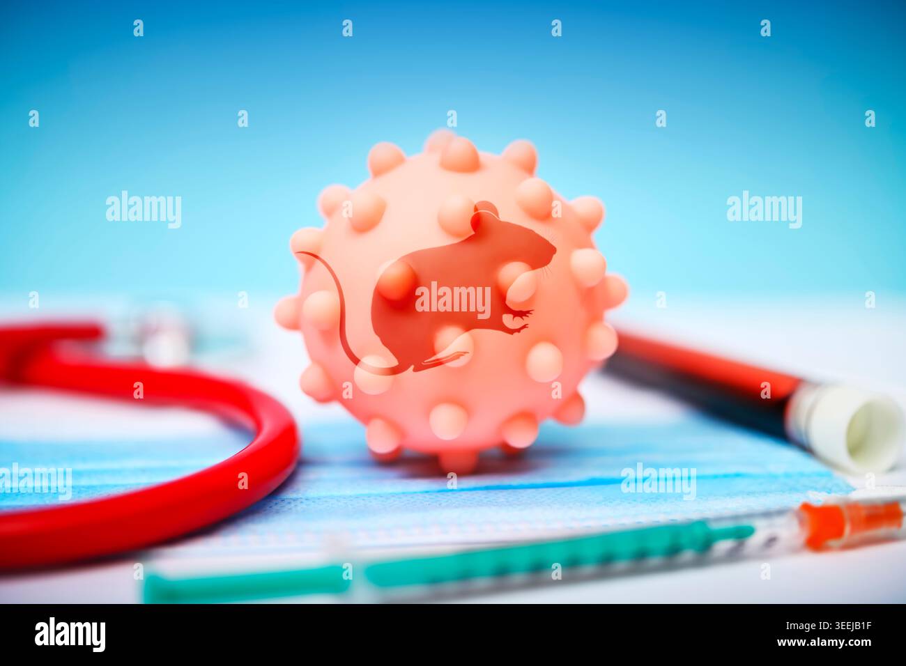 Icône de souris sur le modèle de virus, photo hantavirus symbolique, photomontage Banque D'Images