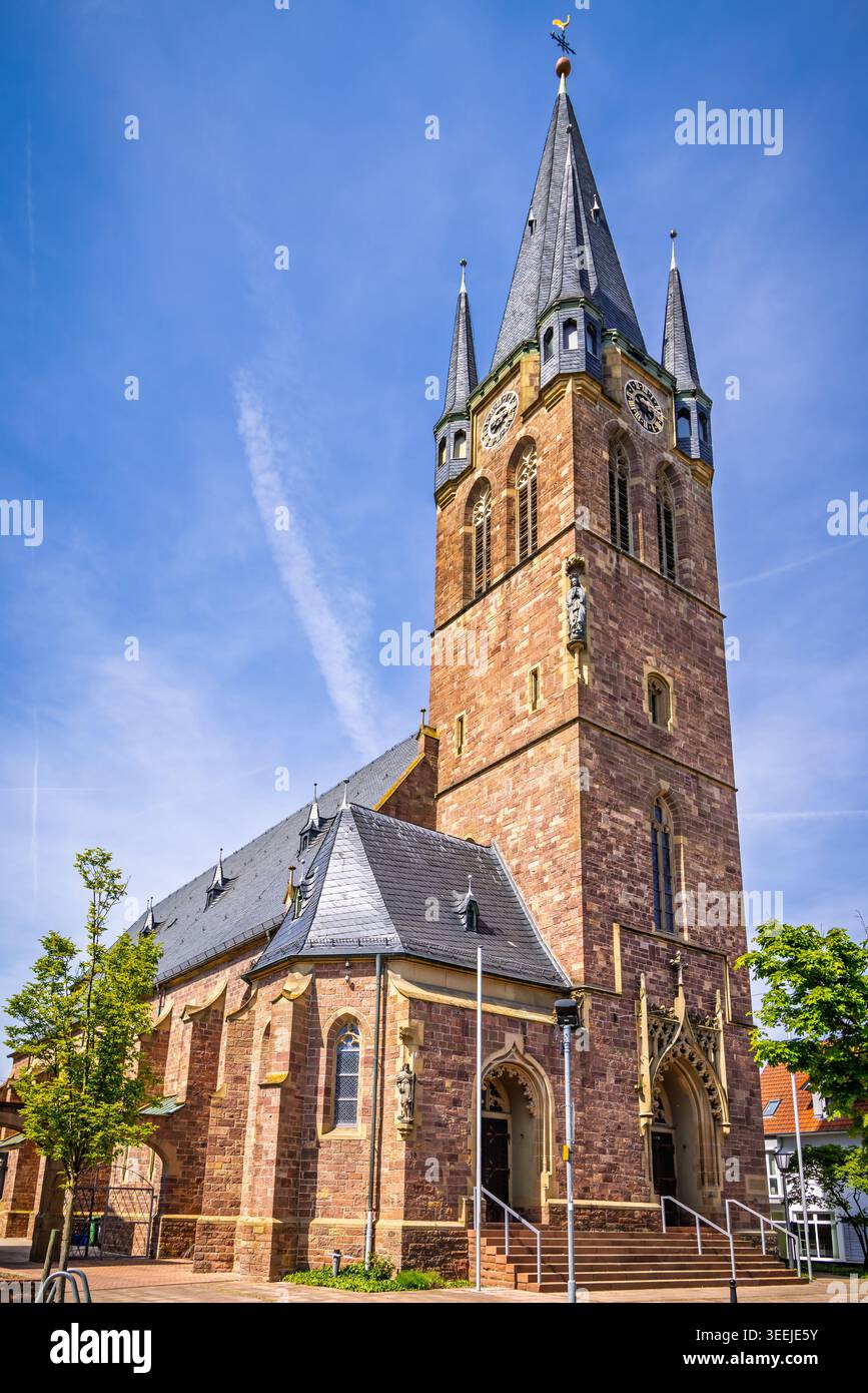 Église catholique néo-gothique construite en 1905, Reilingen, Allemagne Banque D'Images