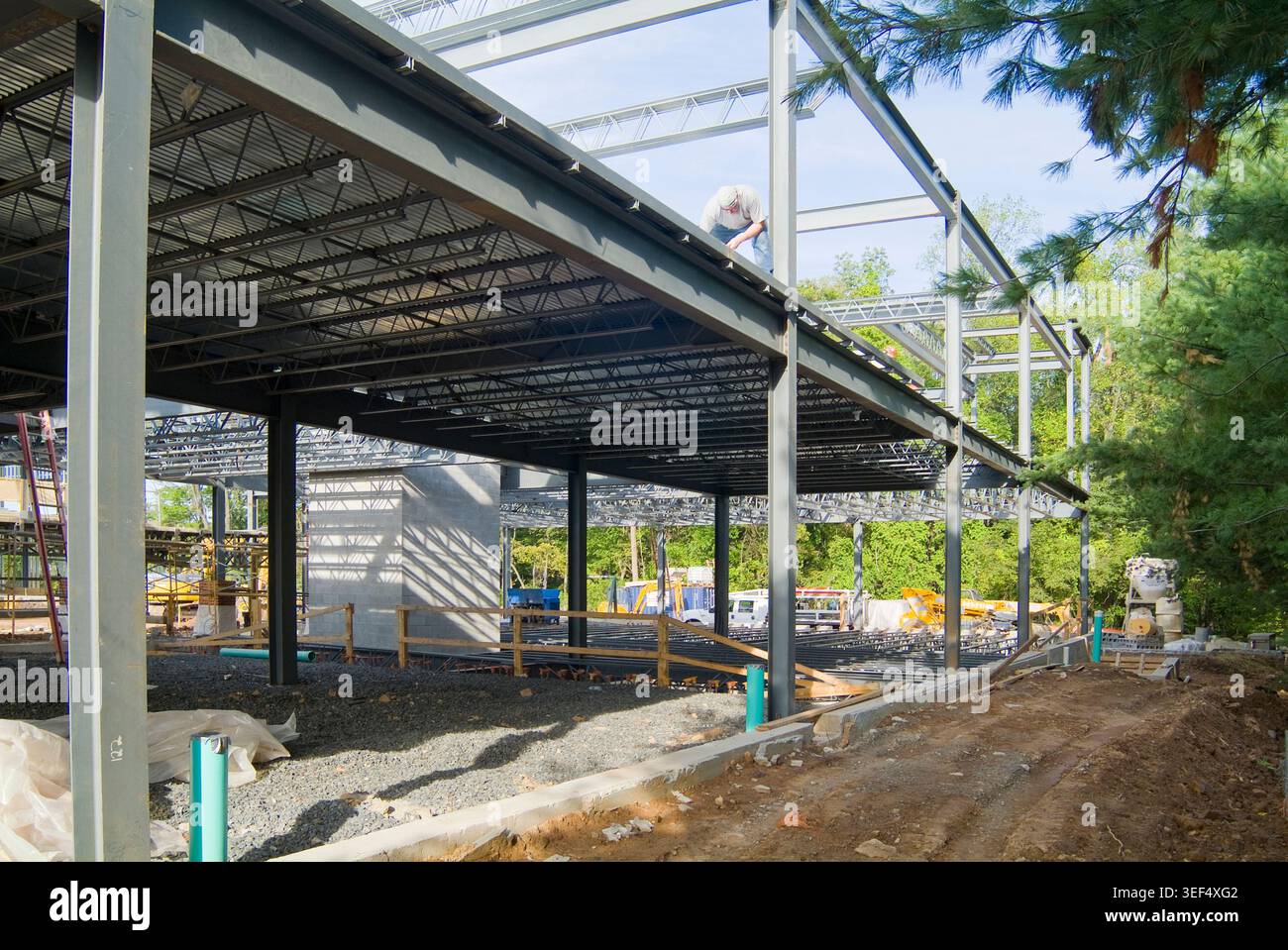 Commerce de détail et immeuble de bureaux utilisant le site de construction de poutre en acier métallique, Pennsylvanie, États-Unis Banque D'Images