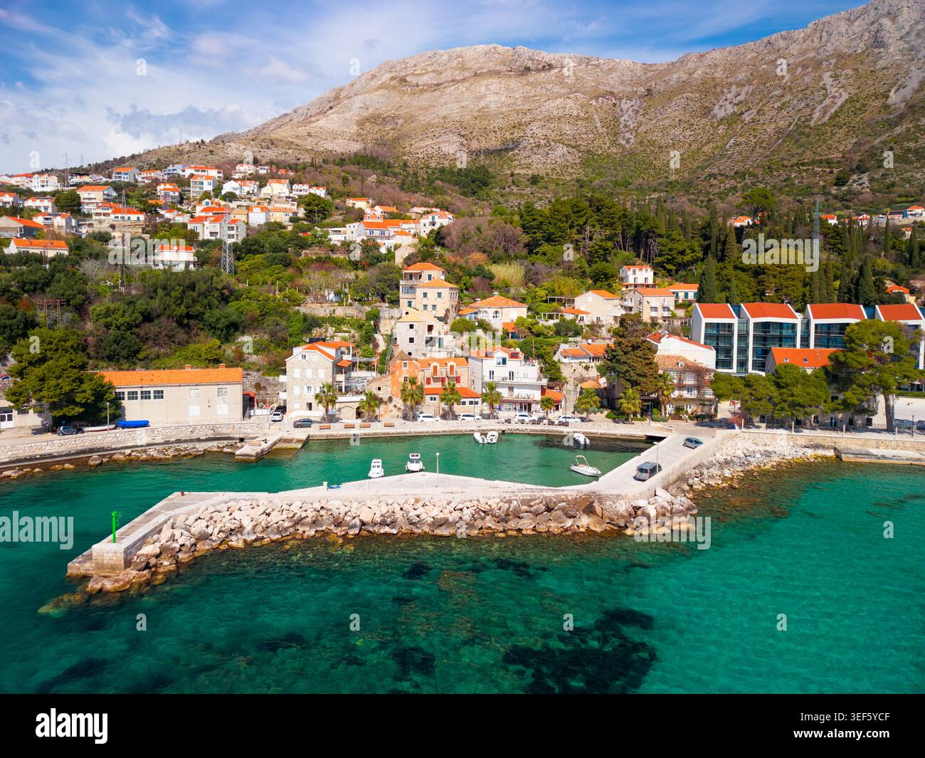Mlini, village pittoresque de Croatie près de Dubrovnik. Banque D'Images