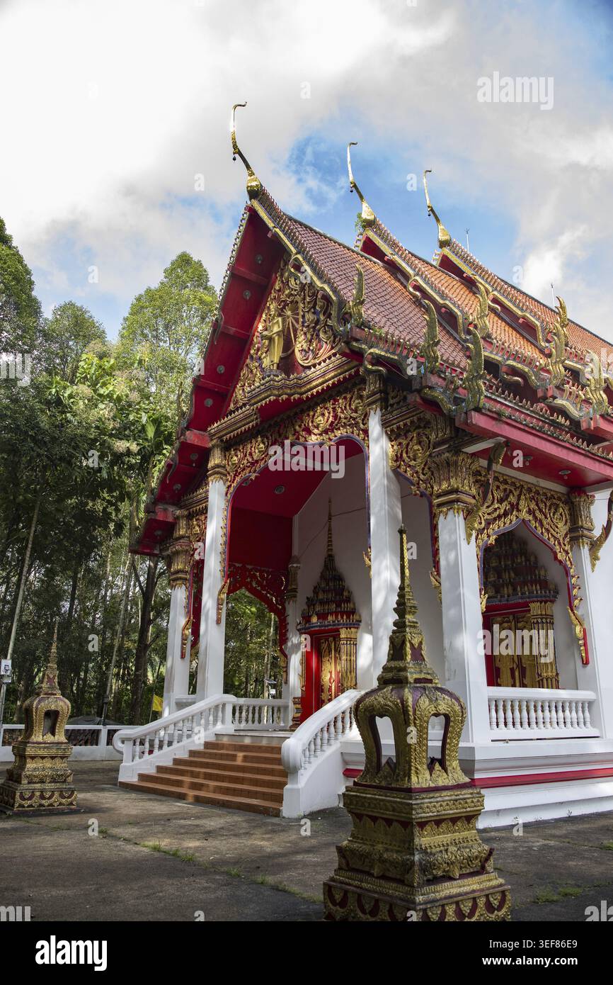 Wat Kathu dans la ville de Kathu sur Phuket isalnd en Thaïlande. Thaïlande, Phuket, 28 octobre 2025 Banque D'Images