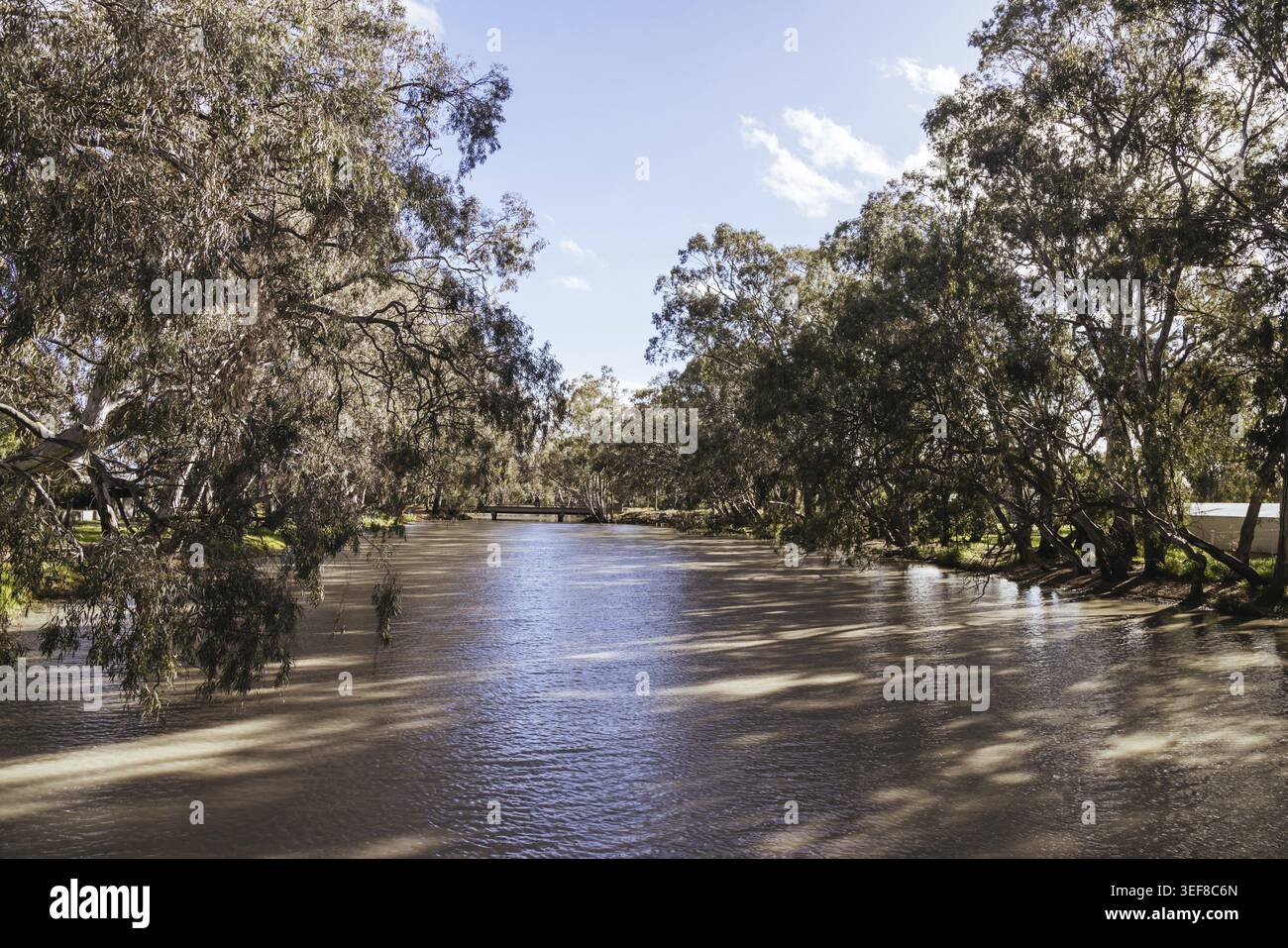 BIRCHIP, AUSTRALIE - SEPTEMBRE 27 2025 : Lions Club Flora - Fauna Park et Yarriambiack Creek dans la ville de Warracknabeal dans le Victoria, Australie Banque D'Images