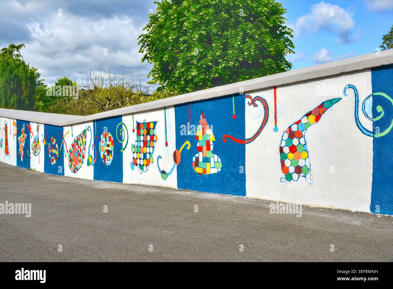 Oeuvres d'étudiants / élèves de l'Ecole primaire publique à Preuilly-sur-Claise, Indre-et-Loire (37), France. Banque D'Images