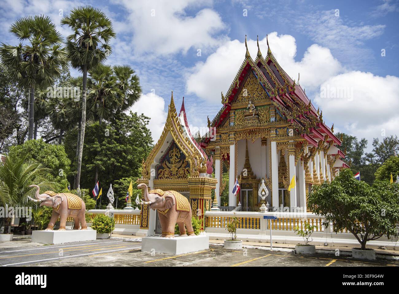 Wat Naiharn à Nai Hart Town sur Phuket isalnd en Thaïlande. Thaïlande, Phuket, 28 octobre 2025 Banque D'Images