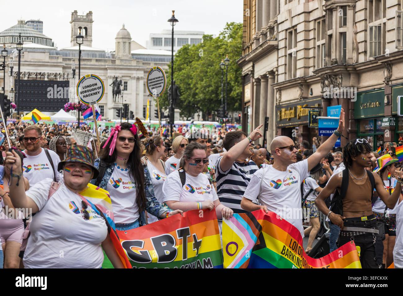 Les membres de la communauté LGBTQ défilent ensemble à la London Pride. Londres, Royaume-Uni, 29 juin 2024 Banque D'Images