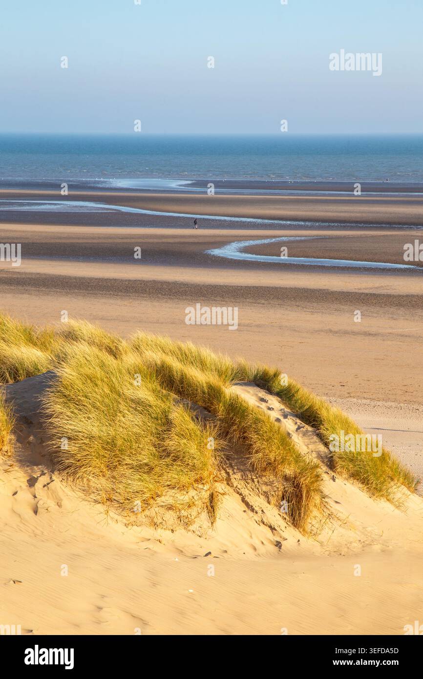 La vaste plage de sable de Camber Sands, East Sussex, Angleterre Banque D'Images