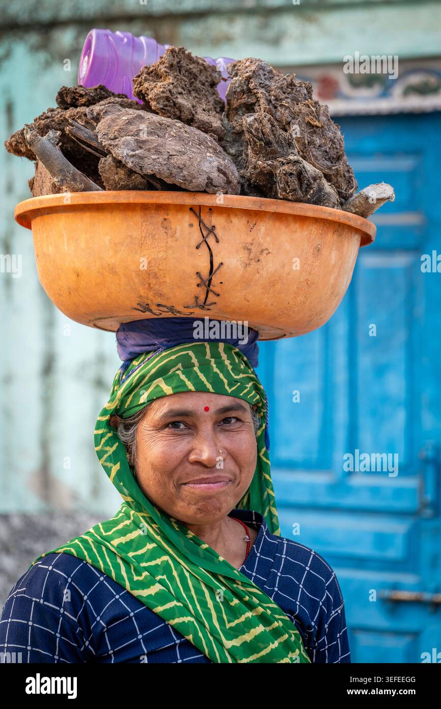 Épouse d'un fermier rural indien au Rajasthan Banque D'Images
