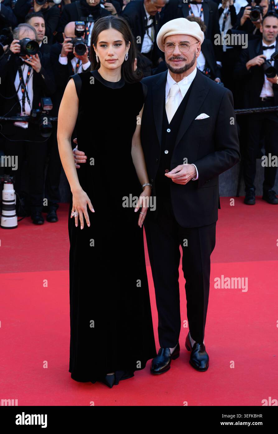 Cannes, France. 15 mai 2026. Ella Bleu Travolta et John Travolta présents à la première Karma au 79ème Festival de Cannes. Crédit : Doug Peters/EMPICS/Alamy Live News Banque D'Images