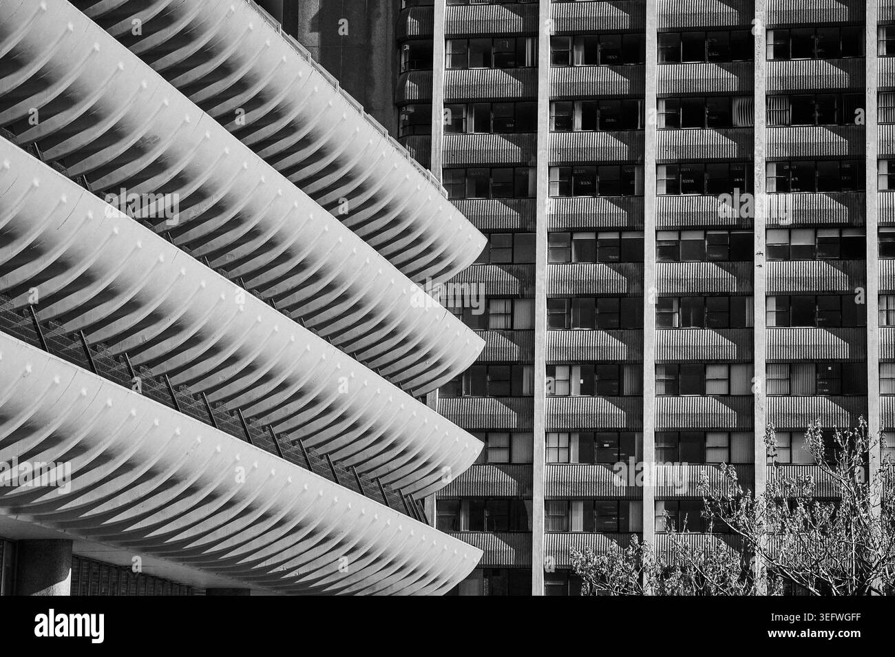 Architecture brutaliste en noir et blanc .Preston gare routière et bloc de bureaux, Royaume-Uni Banque D'Images