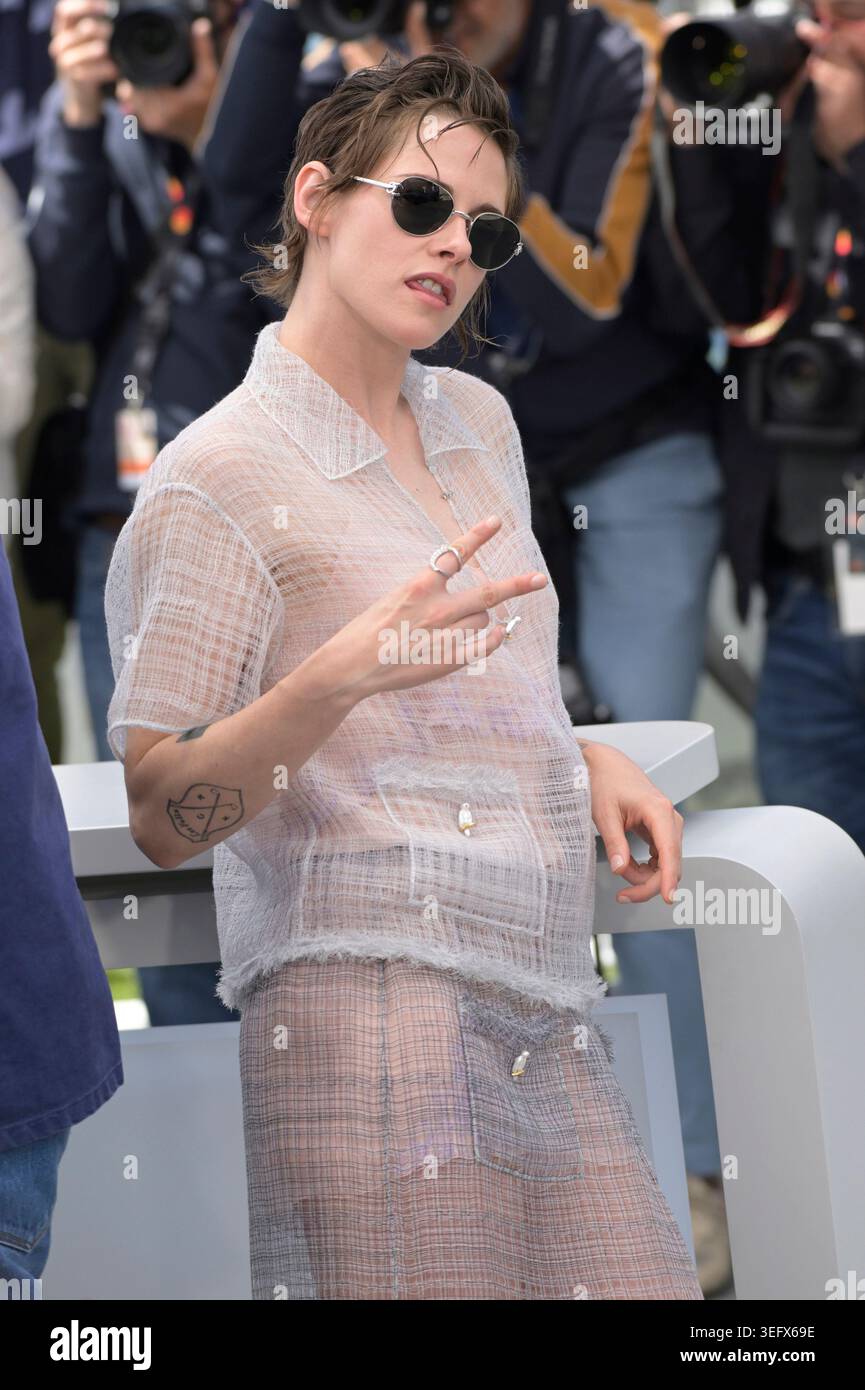 Cannes, France. 16 mai 2026. L'actrice AMÉRICAINE Kristen Stewart pose lors d'un appel photo pour le film 'Full Phil' lors de la 79e édition du Festival de Cannes à Cannes, France, le 16 mai 2026. Photo de Rocco Spaziani/UPI crédit : UPI/Alamy Live News Banque D'Images
