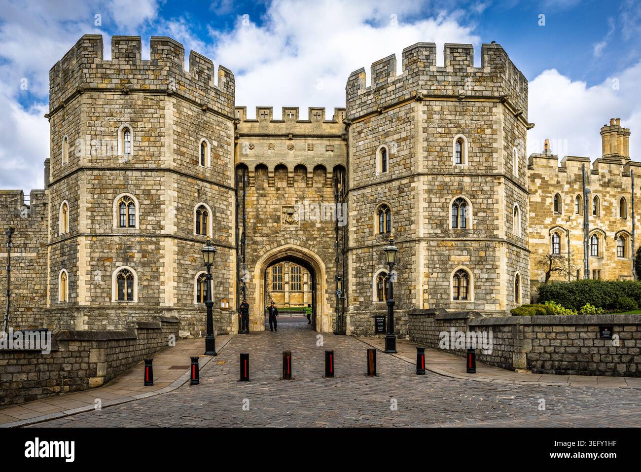 11 mars 2025, Windsor, Royaume-Uni : porte Henri VIII du château royal de Windsor à Windsor, Grande-Bretagne Banque D'Images