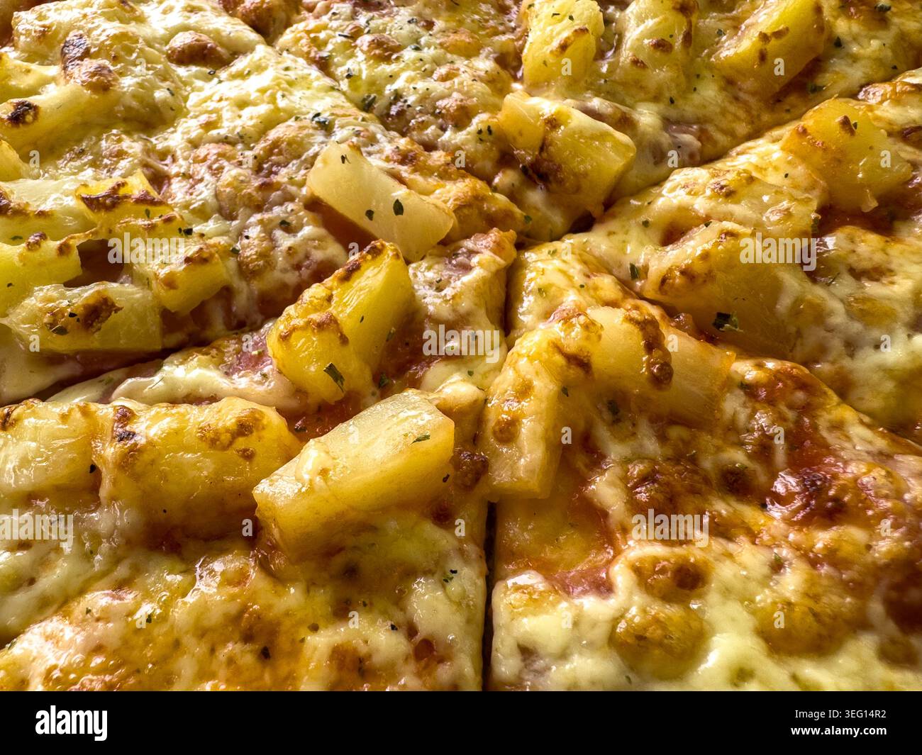 gros plan pizza fraîche hawai avec chesse fast food Banque D'Images