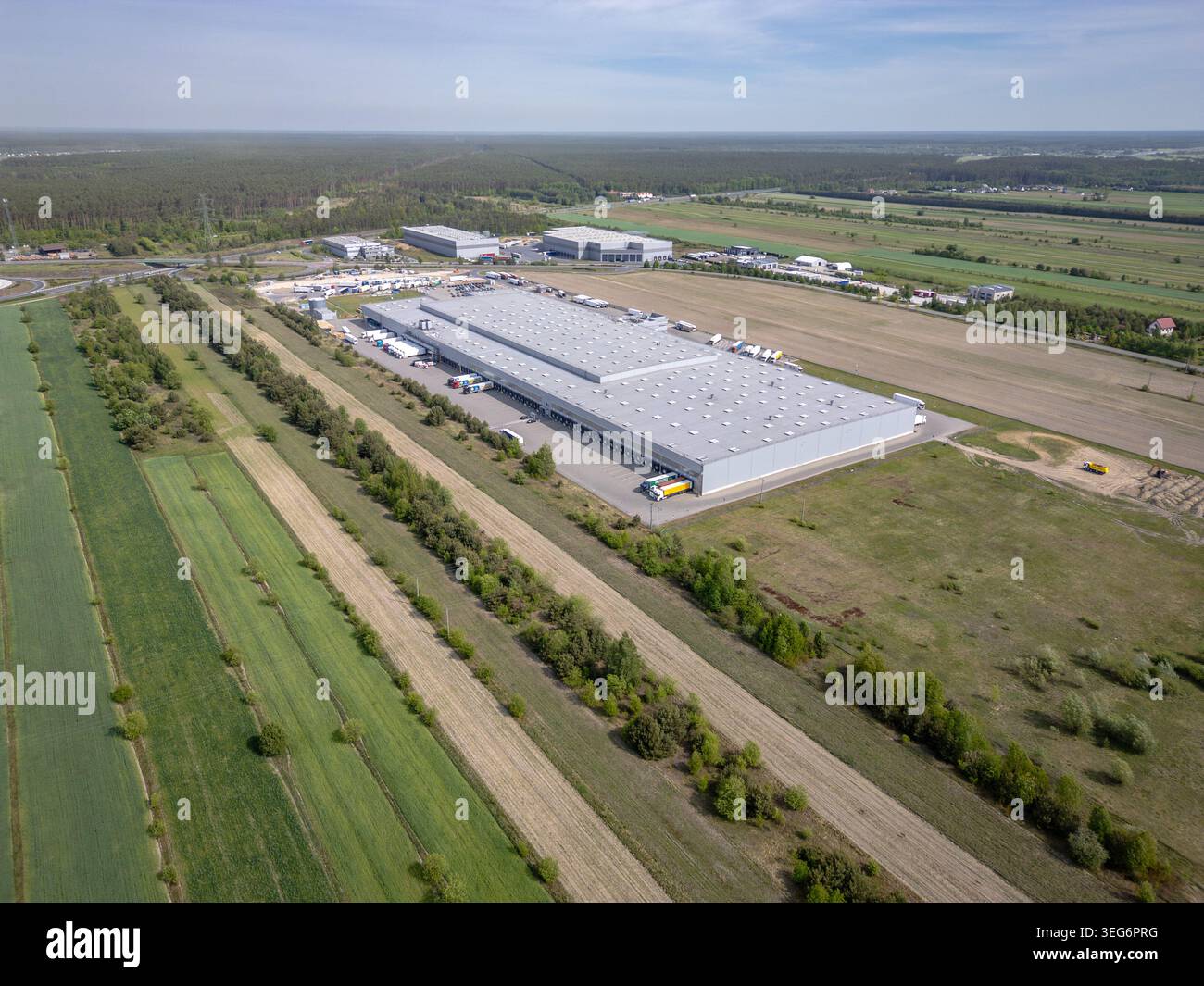 Turzyn, Pologne - 11 mai 2026 : vue aérienne du centre de distribution de Lidl dans le village de Turzyn près de Wyszkow Banque D'Images