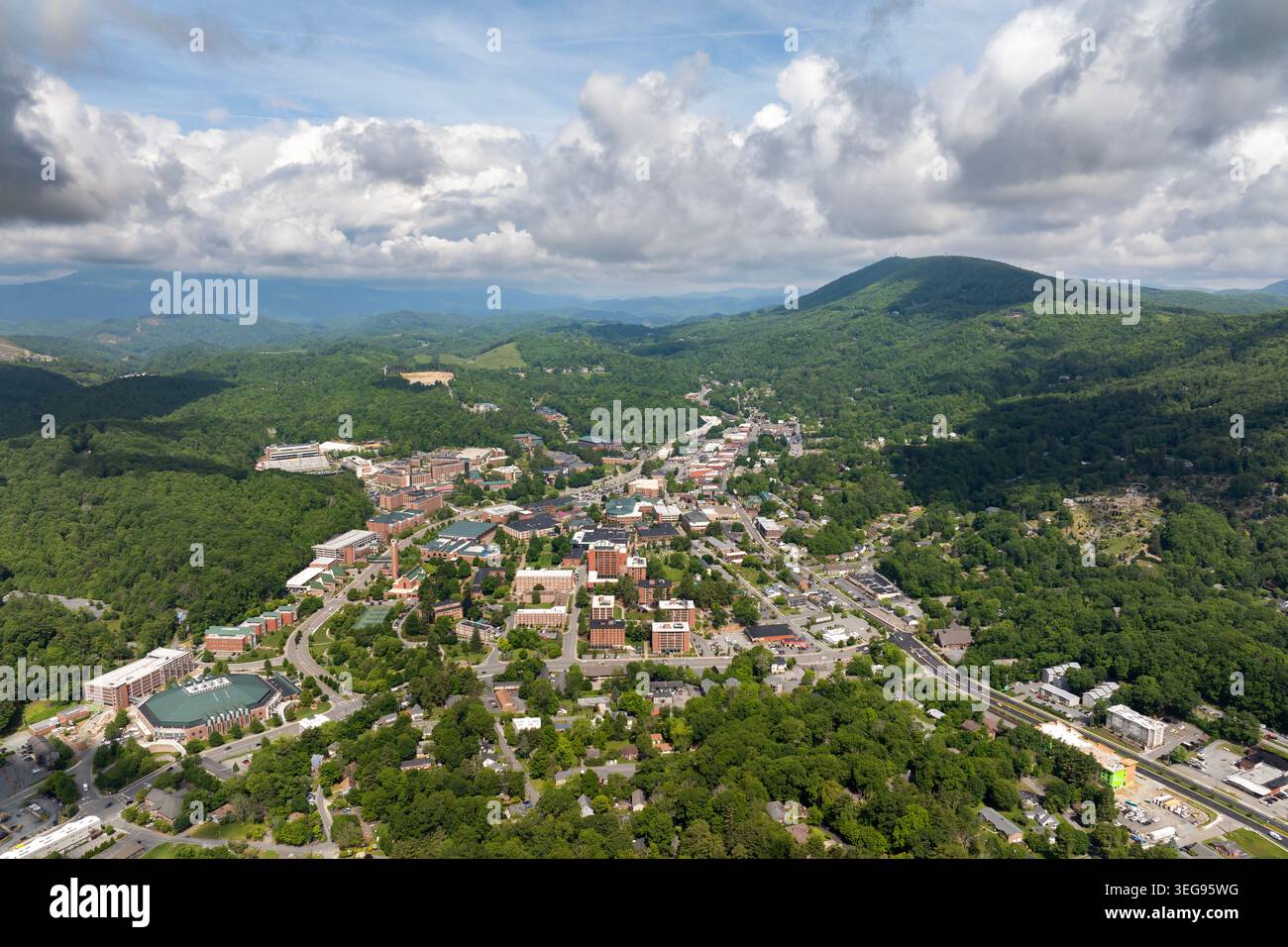 Architecture américaine historique de Boone, vieille ville historique dans les Blue Ridge Mountains de Caroline du Nord. Magnifique paysage urbain des États-Unis Banque D'Images