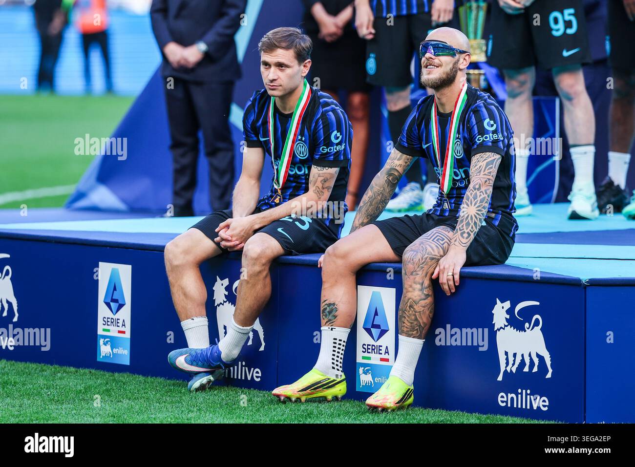 Federico Dimarco du FC Internazionale et Nicolo Barella du FC Internazionale ont vu lors du match de Serie A 2025/26 entre le FC Internazionale et le Hellas Verona FC au stade San Siro de Milan, Italie Banque D'Images
