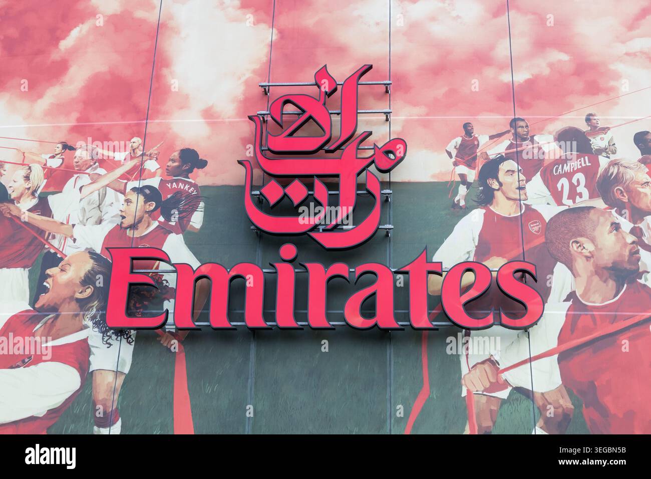 Signature de parrainage d'Emirates Airline avec les joueurs de l'équipe de football. Londres, Royaume-Uni, 18 août 2024 Banque D'Images