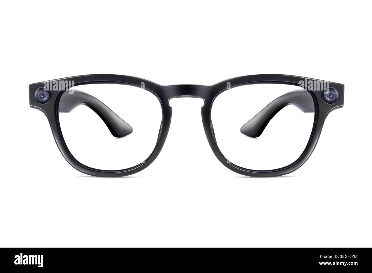 Vue avant des lunettes Smart avec lentilles de caméra sur la monture, isolé sur fond blanc. Appareil portable high-tech, réalité augmentée (RA), artifici Banque D'Images