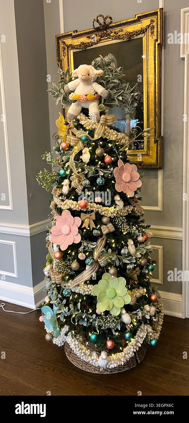 Les Arbres de Noël Anges et Fleurs Banque D'Images