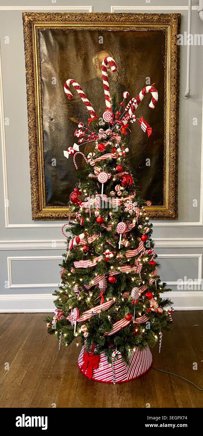 Arbre de Noël en forme de sucette exposé au musée historique du comté d'Aiken Banque D'Images