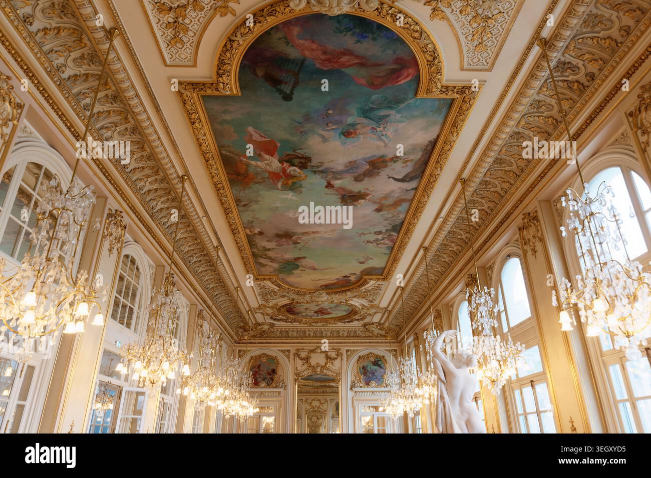 Paris, France-mai 19,2026 : intérieur à couper le souffle du légendaire Restaurant d'Orsay musée, Paris, logé dans l'ancienne salle des Fêtes de la Pala Banque D'Images