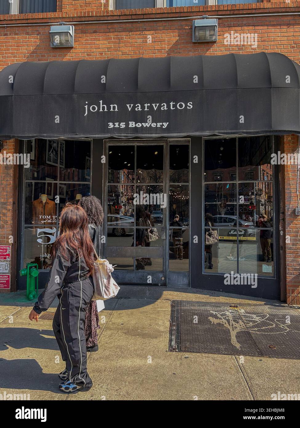 New York City, NY, États-Unis, Chic Clothing Store, 'John Varvatos', Shop Front, Sign, The Bowery, (anciennement CBGB's Nightclub) histoire Banque D'Images