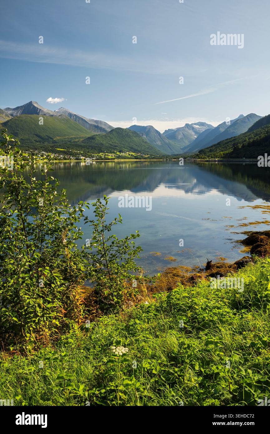Isfjorden, Rauma, more og Romsdal, Norvège Banque D'Images