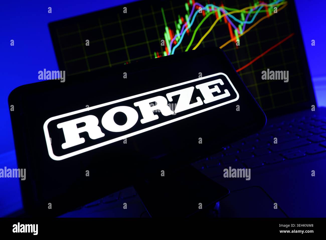 Rorze Corporation Semiconductor Automation Equipment Tableau de performance financière du prix de l'action sur l'écran du téléphone portable Banque D'Images