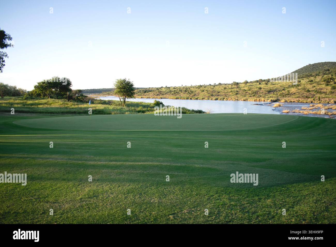 Parcours de golf de Kambaku, 9ème Green surplombant la rivière Crocodile Banque D'Images