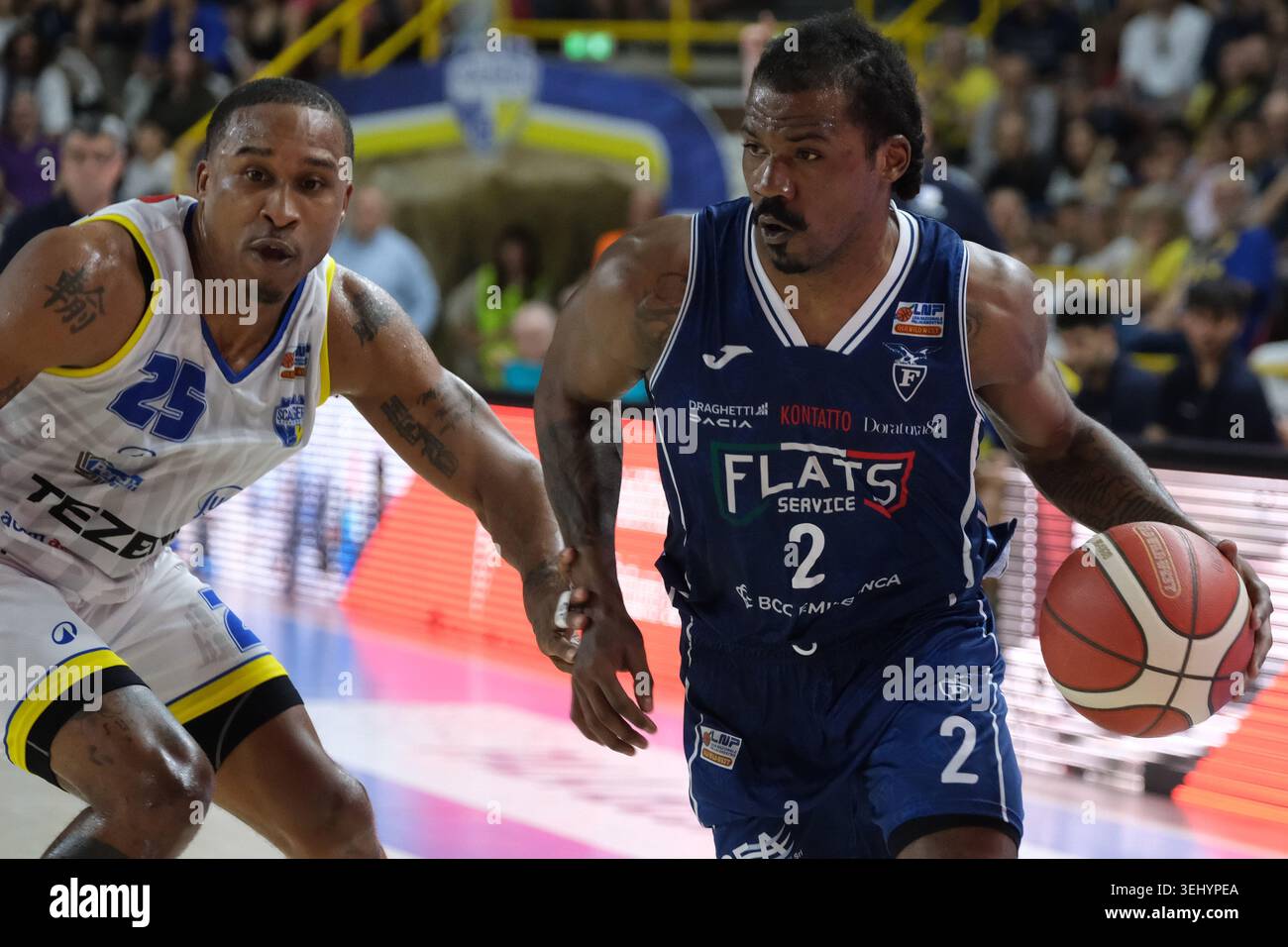 Lee Moore de Flats Service Fortitudo Bologna lors du match de basket-ball entre Tezenis Verona et Flats Service Fortitudo Bologna, Leg 3 de semi-fin Banque D'Images