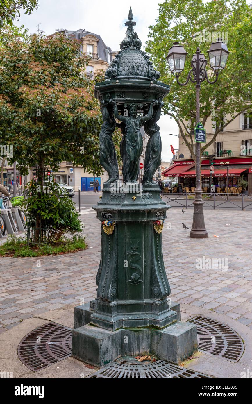 Fontaine Wallace à Paris. Les fontaines Wallace sont des fontaines publiques nommées d'après Sir Richard Wallace. Banque D'Images