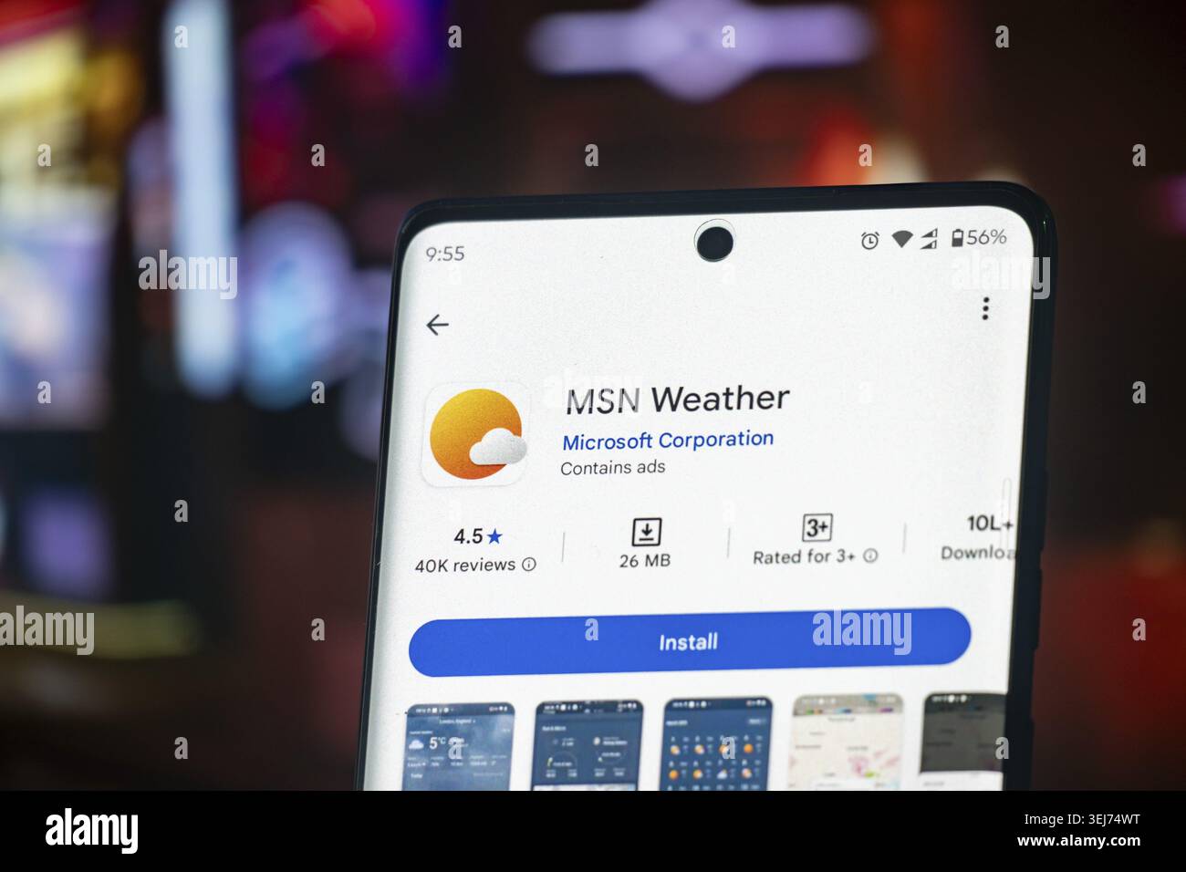 Dhaka, Bangladesh 07 Déc 2025:logo MSN avec un papillon coloré sur un écran de smartphone Banque D'Images