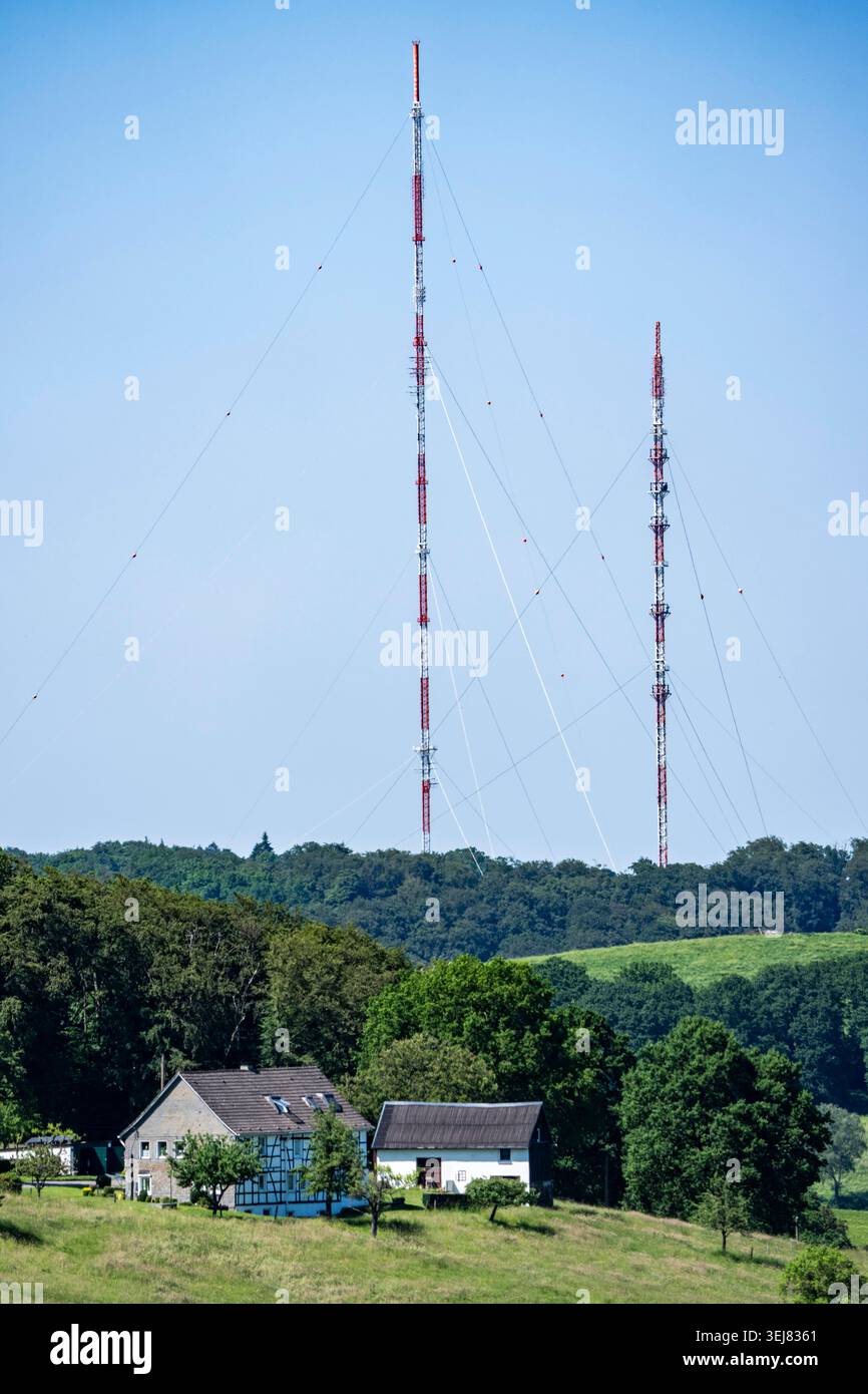 Les mâts de transmission sur le site de Langenberg, une installation de diffusion WDR mesurant 170 et 301 mètres de haut sur le Hordtberg à Velbert-la Banque D'Images