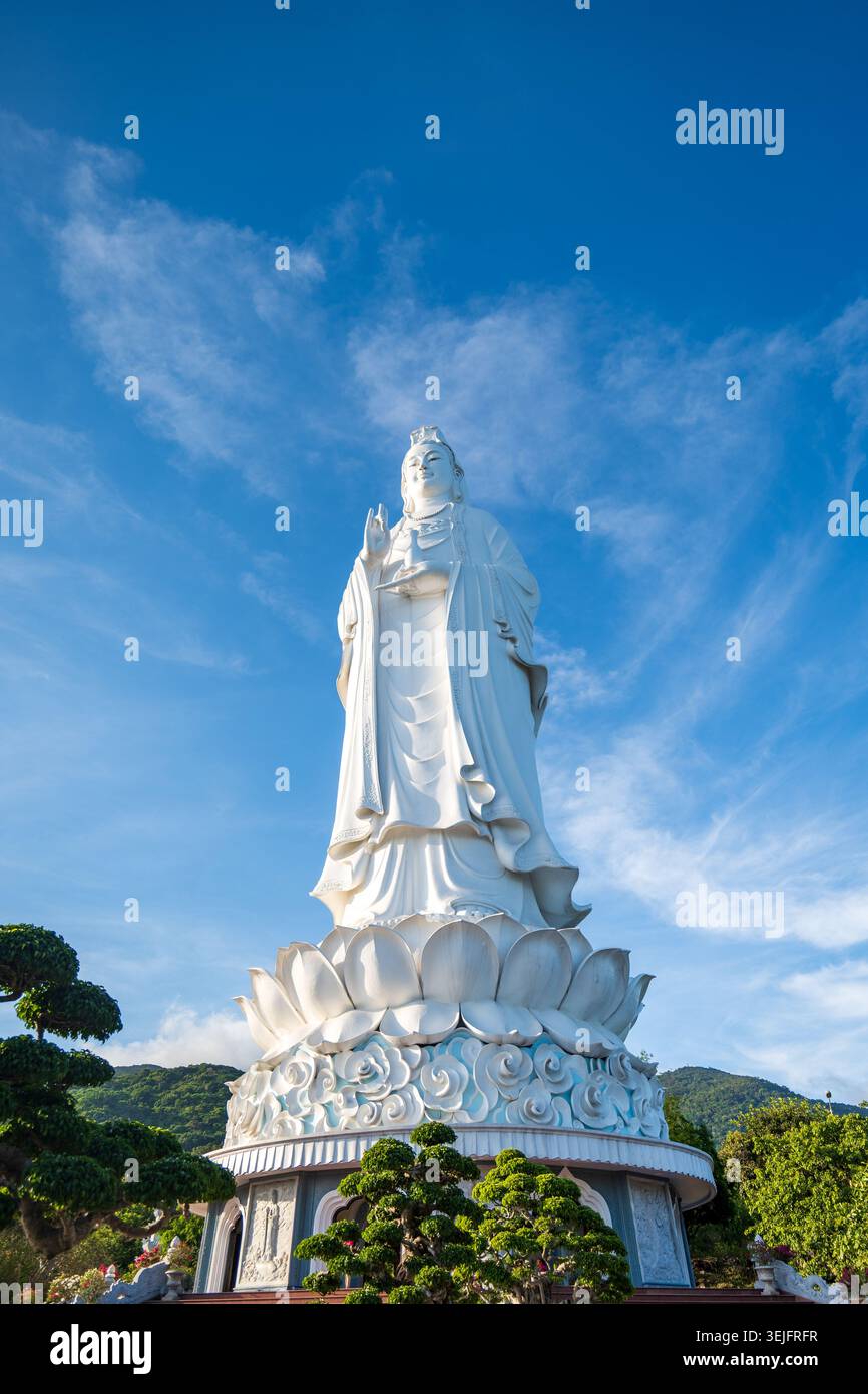 La Dame Bouddha (le Bodhisattva de la miséricorde) à la Pagode Linh Ung à Danang (Da Nang), Vietnam Banque D'Images