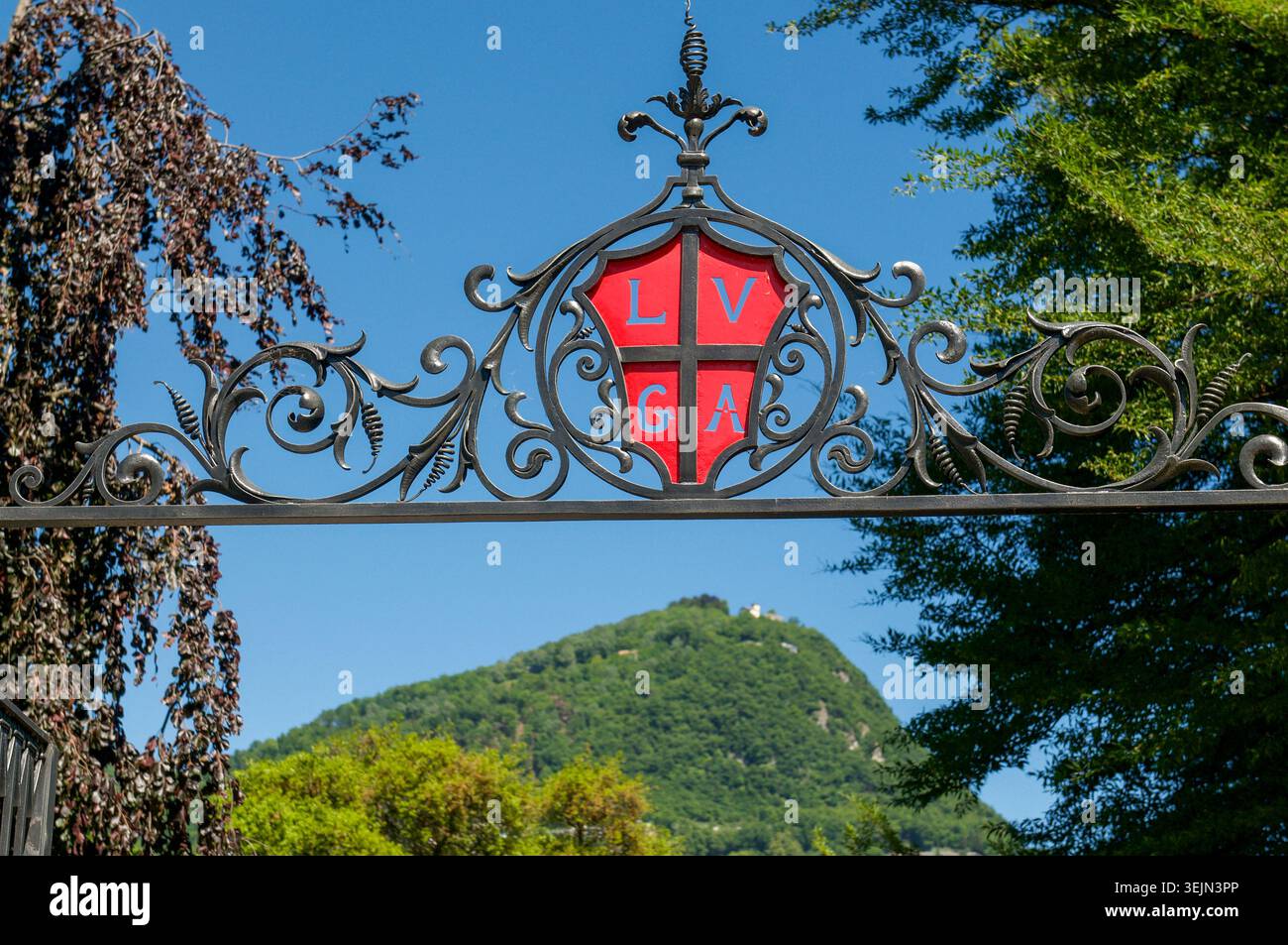 Gros plan des armoiries historiques de Lugano, Suisse. Emblème municipal officiel avec les lettres l, V, G, A. Banque D'Images