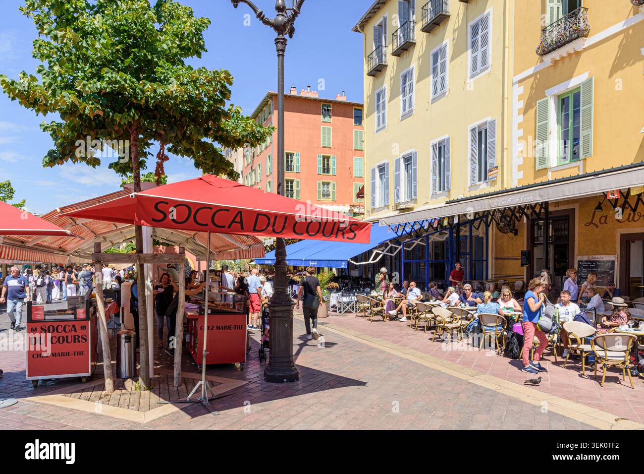 Socca du cours à chez Marie-the à cours Saleya, Nice, Provence-Alpes-Côte d'Azur, Alpes-Maritimes, France Banque D'Images