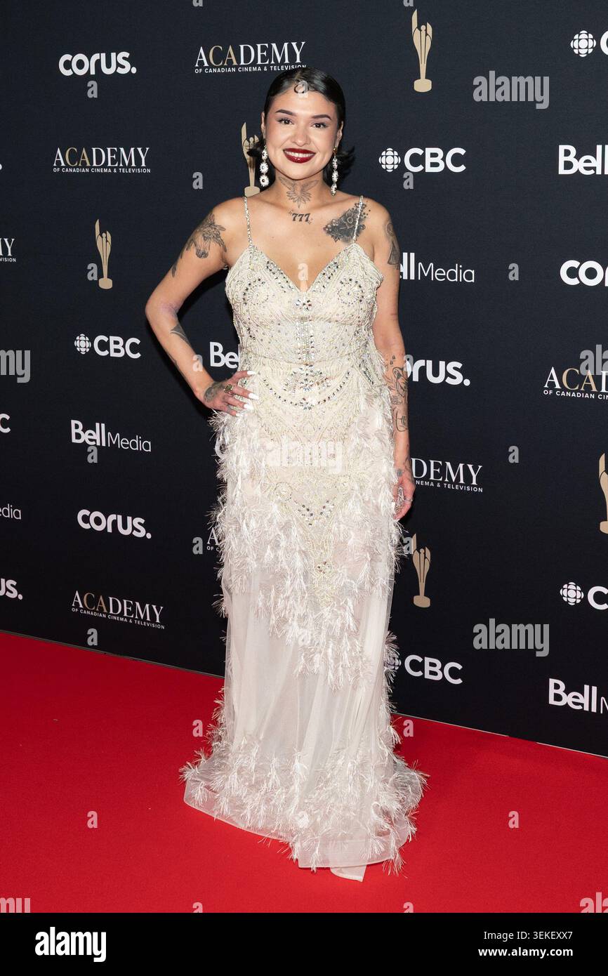 Tia Wood, chanteuse-compositrice de pop crie et salish, assiste au 14e Canadian Screen Awards. L’Académie canadienne du cinéma et de la télévision a remis ses plus grands honneurs dimanche soir lors de la 14e cérémonie des Canadian Screen Awards, avec la drame de hockey queer Heated Rivalry qui remporte la meilleure série dramatique et le meilleur interprète principal pour Hudson Williams. La série a terminé la semaine de l'écran canadien avec un record de 16 prix sur 18 nominations. Le comédien Mike Myers a reçu le Academy Icon Award. Les prix annuels soulignent les réalisations exceptionnelles dans les médias cinématographiques, télévisuels et numériques canadiens. (Photo de Stacey Newman/SOPA Ima Banque D'Images