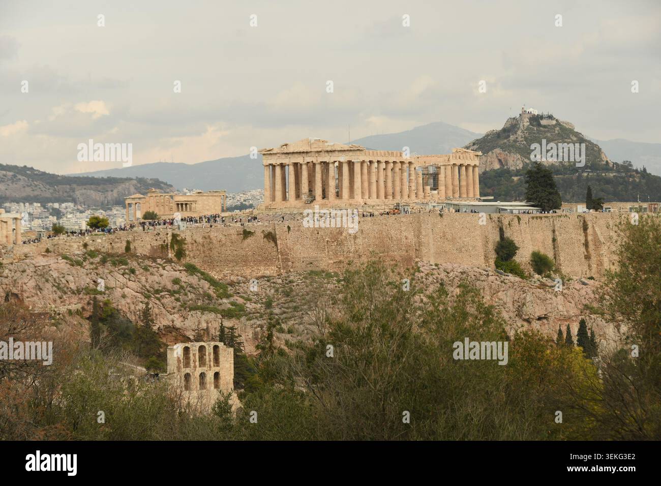 Vue de l'Acropole Athènes Grèce avec temple du Parthénon dédié à la déesse grecque Athéna de Philopappos colline Filopappou Banque D'Images