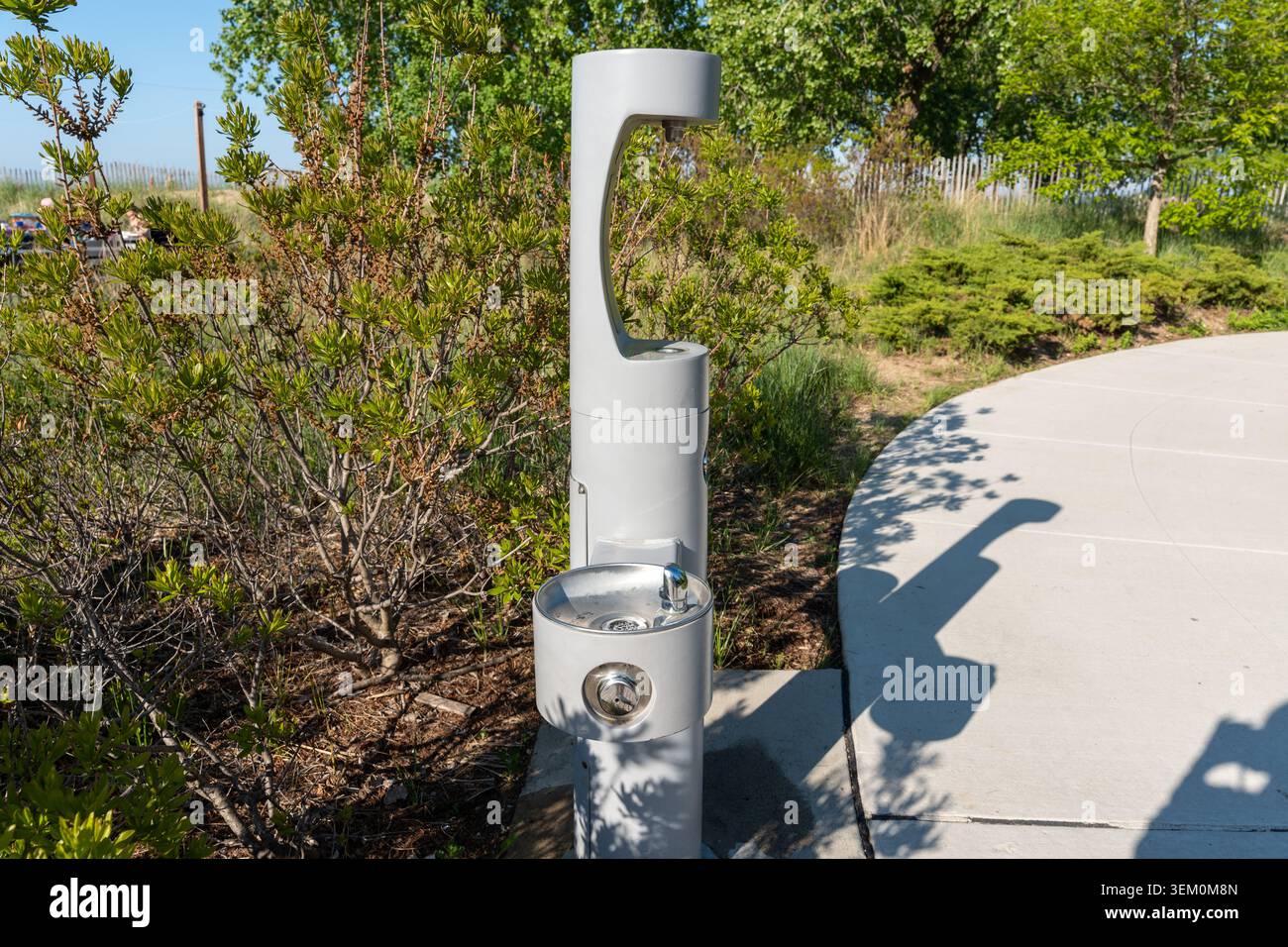 Station d’hydratation extérieure soutenant les communautés durables grâce à l’accès à l’eau potable propre Banque D'Images