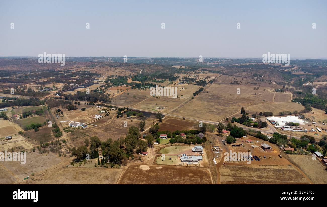 Photographie de paysage aérien représentant le lieu de mariage et d'événement au bord du lac, Tshwane, Gauteng, Afrique du Sud Banque D'Images