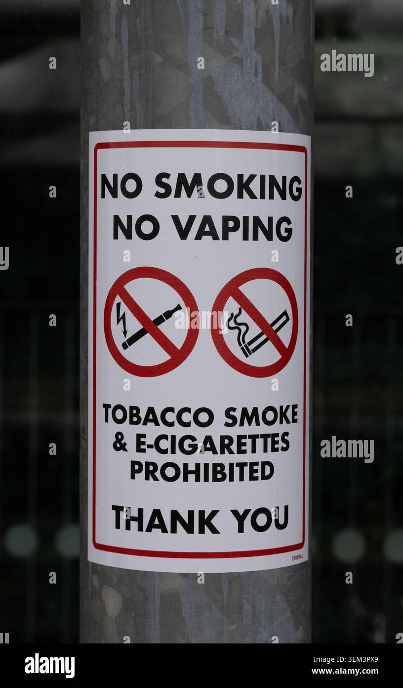 Panneau No Smoking No Vaping, station Warwick Parkway, Royaume-Uni Banque D'Images